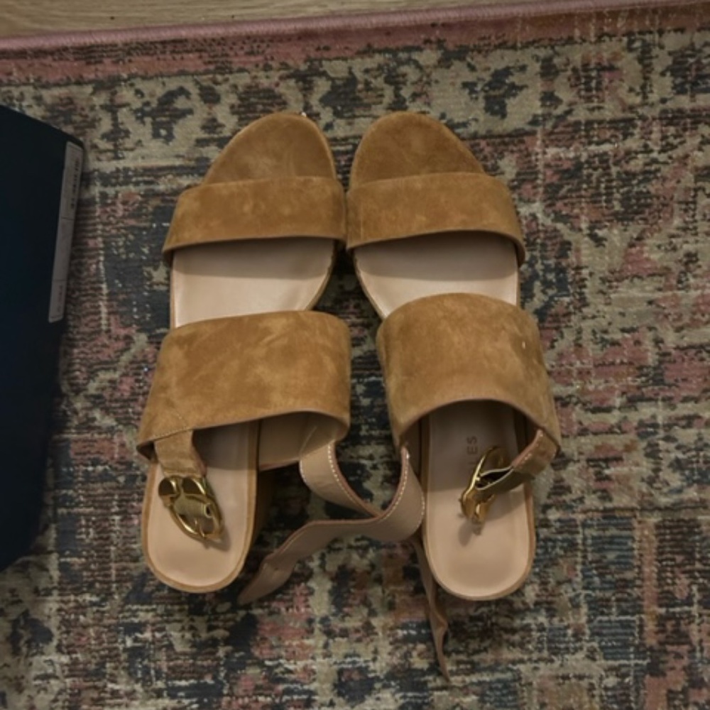 Aerosoles Camera Heels in Cognac Suede, Size 8.5, Medium Width